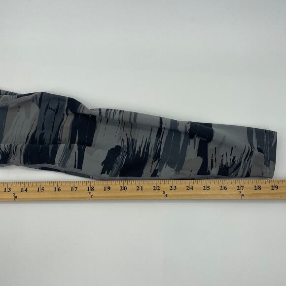 ALPHALETE Surface Pocket Legging Womens Size L Camo Mid Rise Ankle Length Grey - Picture 7 of 7